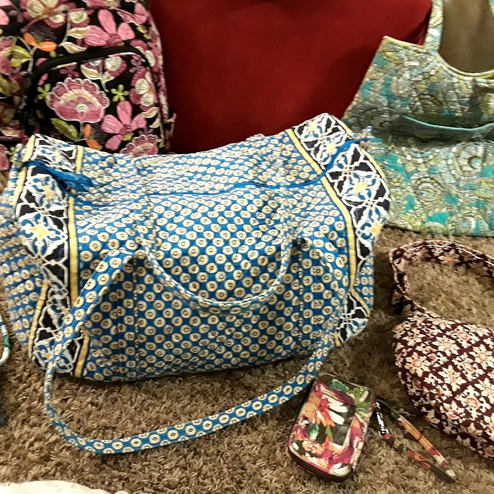 Vera Bradley Xlarge duffle bag in EUC